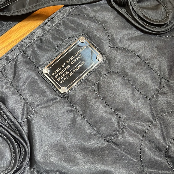 Marc by Marc Jacobs quilted Nylon 15” black handle bag - Picture 7 of 9